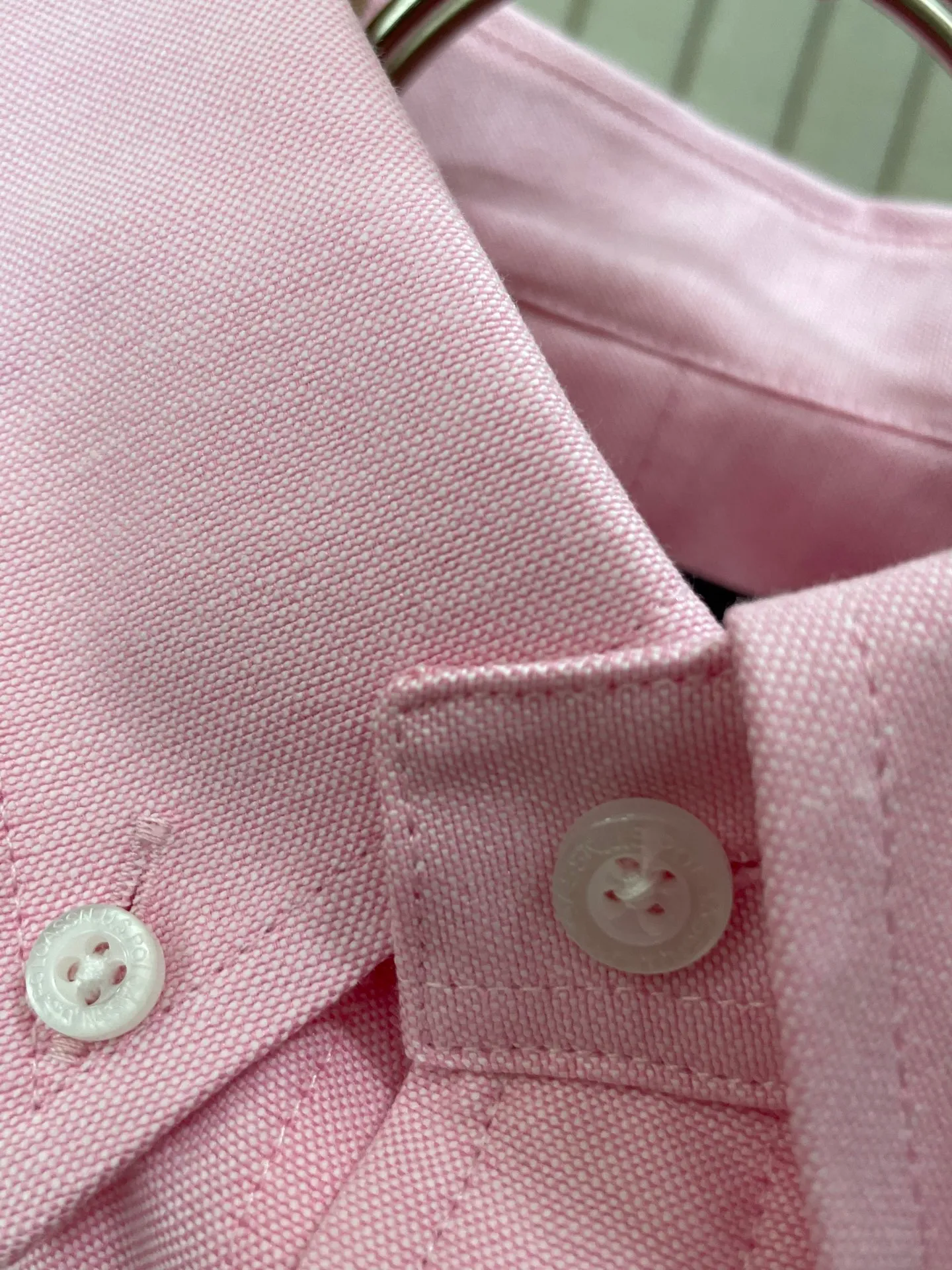 P220 🌸🌸🌸 POLO Ralph Lauren [High Quality] Classic shirt! Classic casual shirt made of pure cotton fabric with unique design, simple, clean and classic version design. It is a versatile style that can be switched at will. The fabric feels soft and delicate, highly breathable, close to the skin and comfortable to wear. It can be worn alone as an inner layer. Its versatile performance is beyond your imagination! The upper body of the ready-to-wear is simple and classic yet elegant! Size:M-XXL